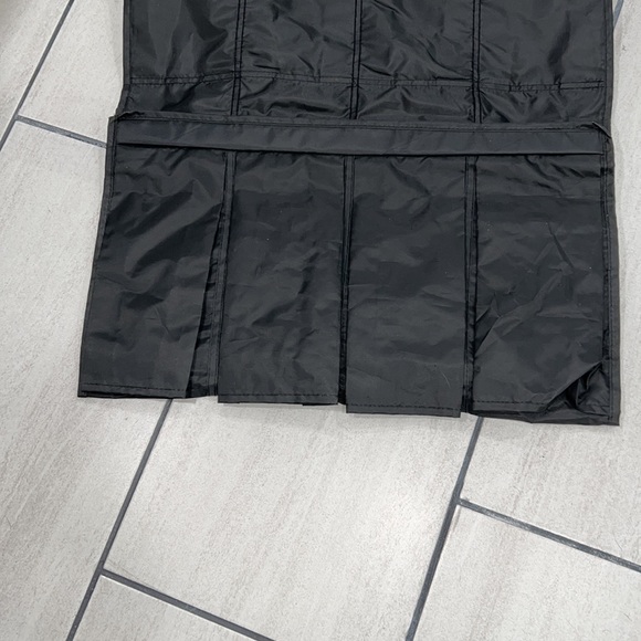 Shoe storage for closet holds 20 pairs extra packet on the back - Picture 3 of 4